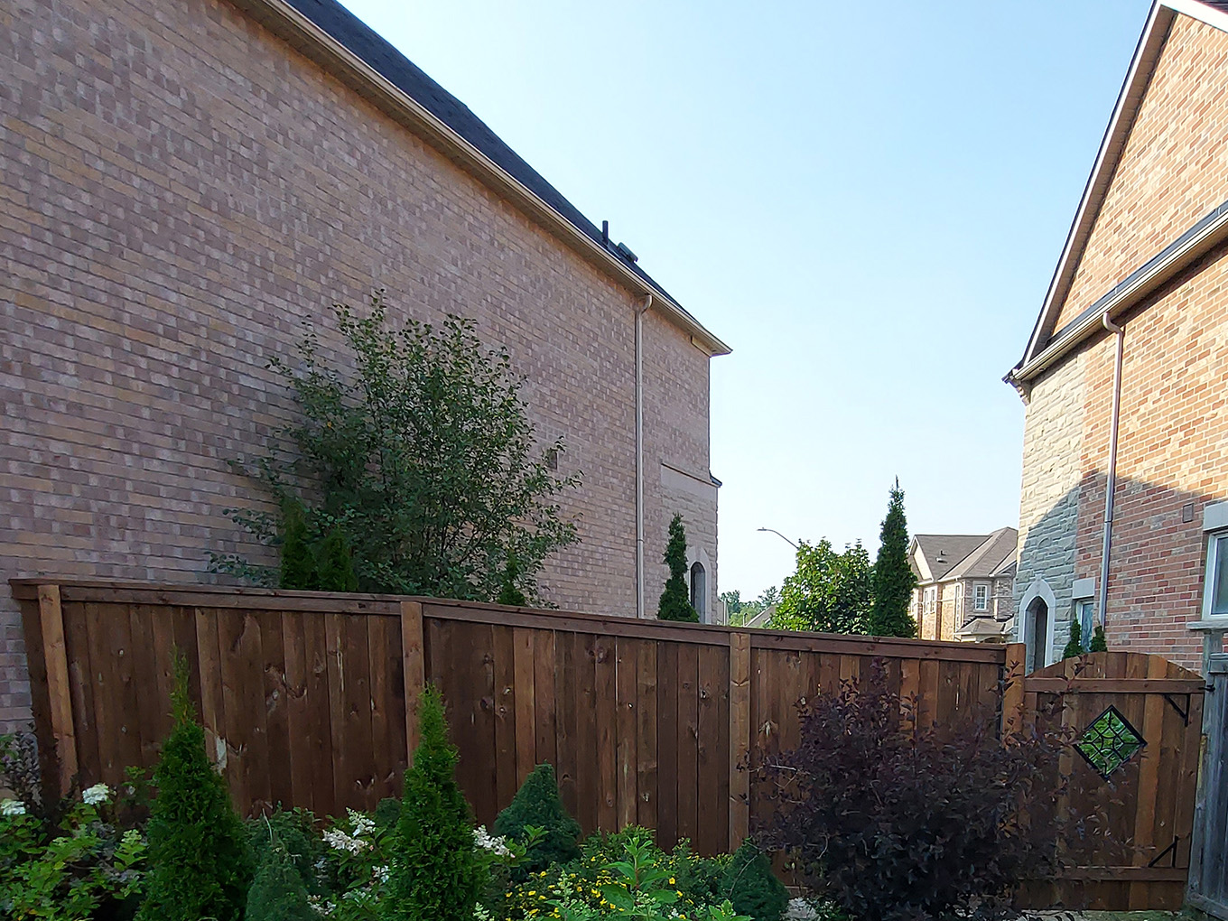 Vaughan Ontario residential fencing contractor